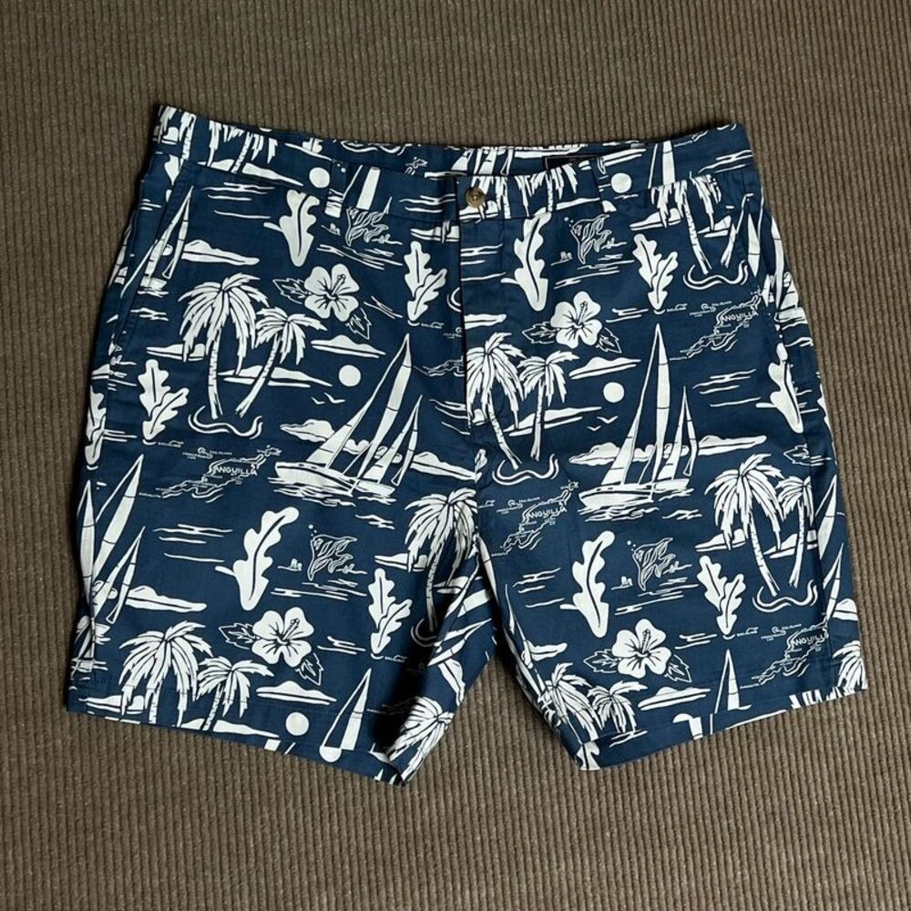 Vineyard Vines Men’s Shorts Size 42 Anguilla Palm Sailboat Print 7” Cotton Navy
